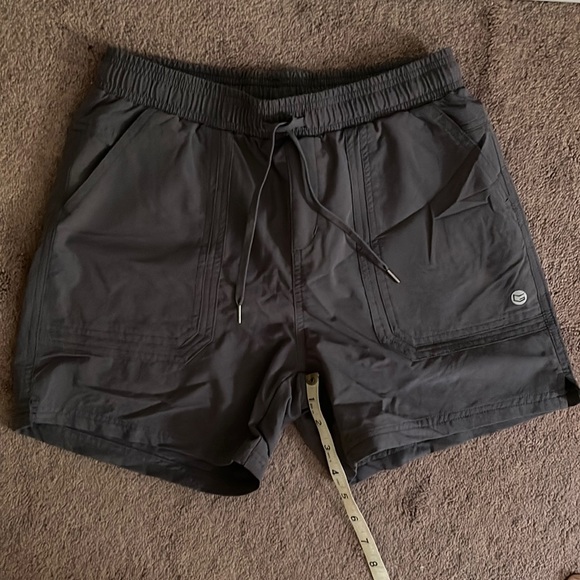 Gray shorts - Picture 1 of 4